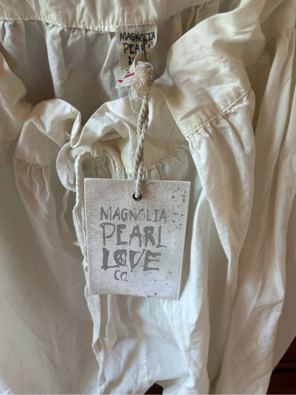 Magnolia Pearl Cream Lace-Hem Cropped Capris - Picture 5 of 8